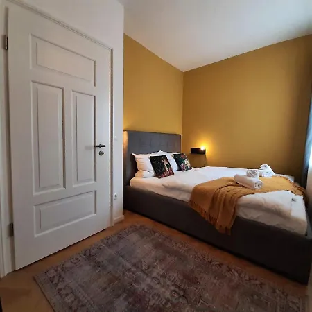公寓 4-6 Personen I 80qm I Altstadt I Dachterasse I Parkplatz 施特劳宾