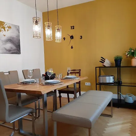4-6 Personen I 80qm I Altstadt I Dachterasse I Parkplatz Apartment Straubing